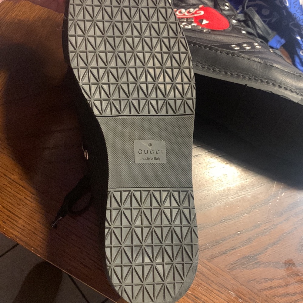 Gucci studded calf skin men’s sneakers size 91/2 men’s - Picture 15 of 15
